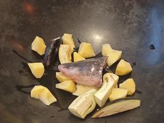 -王老六铁锅炖鱼(翠微店)