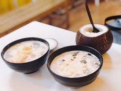 -志龙皇冠吃货椰子铺