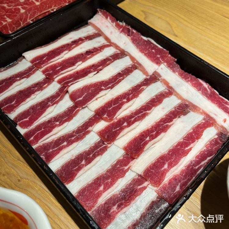 这家和牛寿喜烧自助｜赚翻了