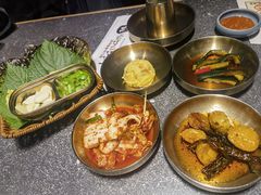 -草家酱蟹炭火烤肉店(珲春南路二店)