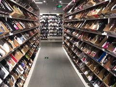 -唯品会(北京国瑞城店)