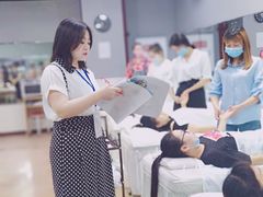 上课实景-粤港芭莎美容美发化妆学校