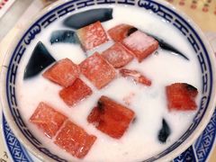 蓝水晶西瓜-广信牛奶甜品世家(台东店)