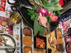 -青瓦炭韩潮烤肉(花园道店)