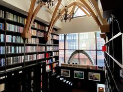 -钟书阁(松江泰晤士小镇店)