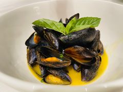 -弦月窗LUNETTE BY AMANDA(复兴路店)