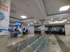 -上海大学附属上海和平眼科医院