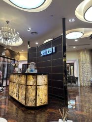 点击看大图 -八佰伴8008星级形象店
