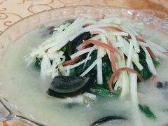 皮蛋茭白菠菜汤-龙井壹号·茶缘山景宴(龙井村店)