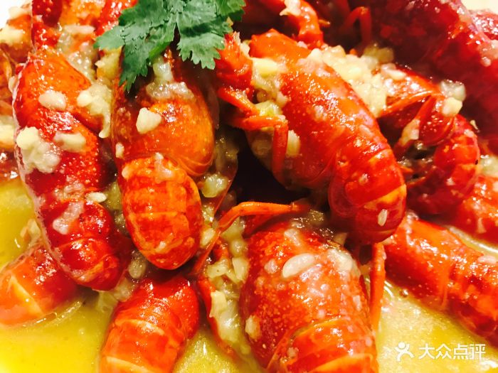 巴四老城区炭火蛙锅(瞿溪路店)-蒜蓉小龙虾-菜-蒜蓉小龙虾图片-上海美