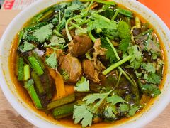 鸡丁烩面-梁老三麻辣鸡头总店