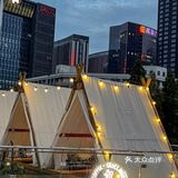 请问，星空🌃帐篷⛺️里吃一顿涮肉是什么感Jio ⁉️