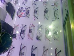 -提一眼镜·蔡司·依视路(小寨店)