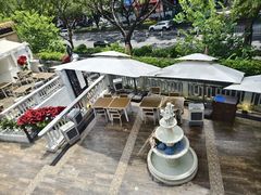 -Mark&Mars Restaurant