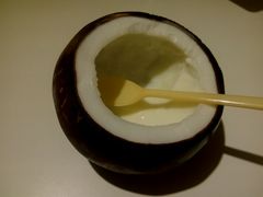 -志龙皇冠吃货椰子铺