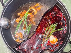 菌汤鸳鸯锅-五里关火锅(上海鑫耀·光环Live店)