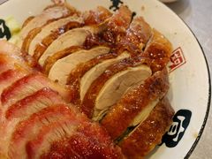 烧鹅拼叉烧饭-吾家香港烧腊专门店
