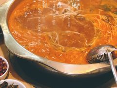 酸汤鱼-野山舂·贵州现舂酸汤火锅(鸿通城店)