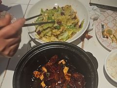 -阿瓦山寨·湘菜现炒·剁椒鱼头王(咸阳总店)
