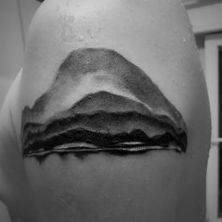 -SNOW TATTOO STUDIO
