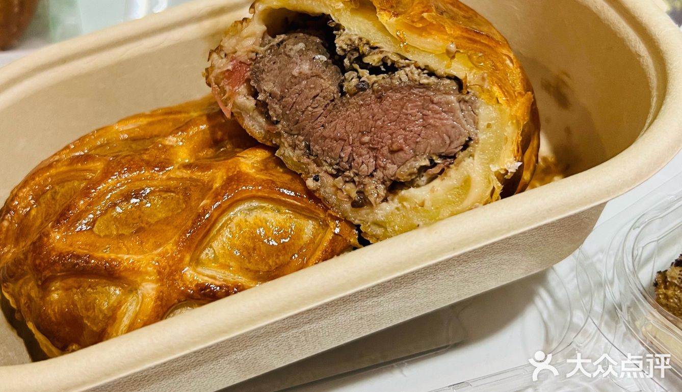 长沙限定新品惠灵顿牛排包，人多的也太离谱了吧？！  