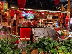 -老滇山寨•云南特色菜•地方菜•民族风情歌舞表演(金碧店)