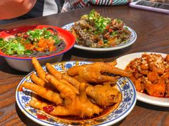 鸡爪-爆炸头阿姨小四川正宗川味小吃(无任何分店)