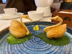 鲍鱼天鹅酥-白天鹅宾馆-宏图府餐厅