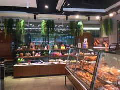 面包甜点陈列柜-巴黎贝甜(五月花广场店)