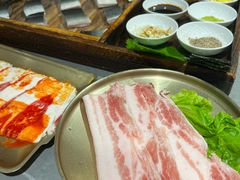 -围炉肉舍•炭烤活鳗•丹东海鲜烤肉(步行街店)