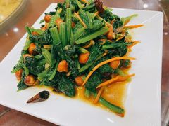 果仁拌菠菜-金阁家常菜(贵阳路店)