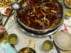 -肖肖酸萝卜鱼火锅(总店)