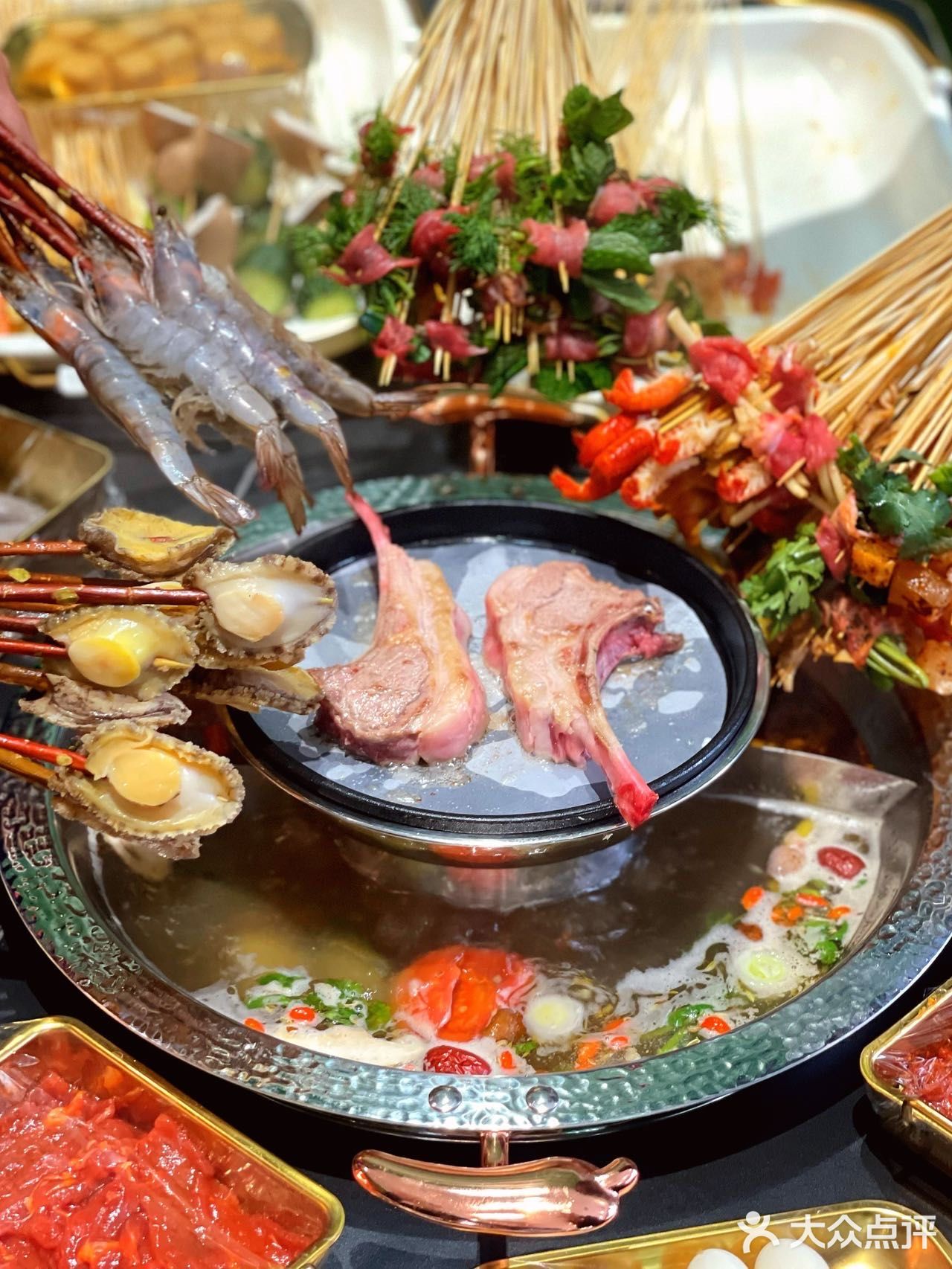 吃货们边涮边烤的快乐🍡认准签签游串串火锅