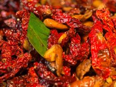 皱皮椒炒牛肝菌-Ameigo梅果·云贵川bistro(长宁来福士店)