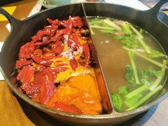 草本鸳鸯锅-盡膳口福跷脚牛肉火锅(晶耀前滩店)