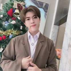 -BTR发型定制潮沙龙店