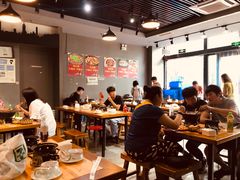 大堂-范贤光鸡公煲(平乐园总店)
