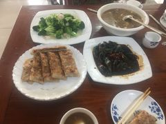 -溢心园香河肉饼总店
