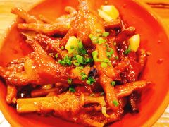 老武汉烧鸡爪-霄汉牛三鲜湖北砂锅菜(万松园2店)