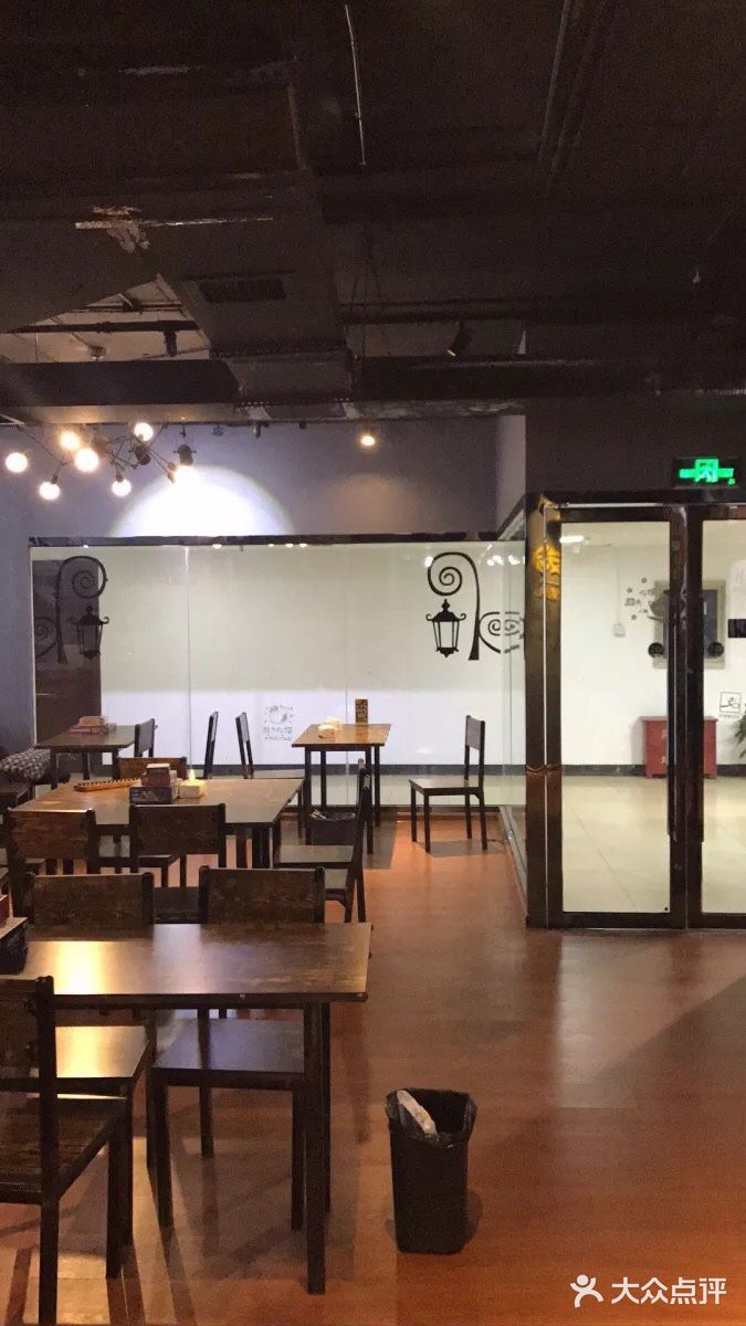 来更新我的四月游记啦！！！在长沙五一广场溜达时发现这