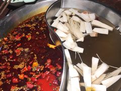 菌香鸳鸯锅-晓宇重庆火锅(赛格国际购物中心店)