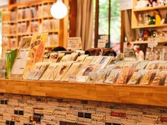 -猫的天空之城概念书店(束河店)