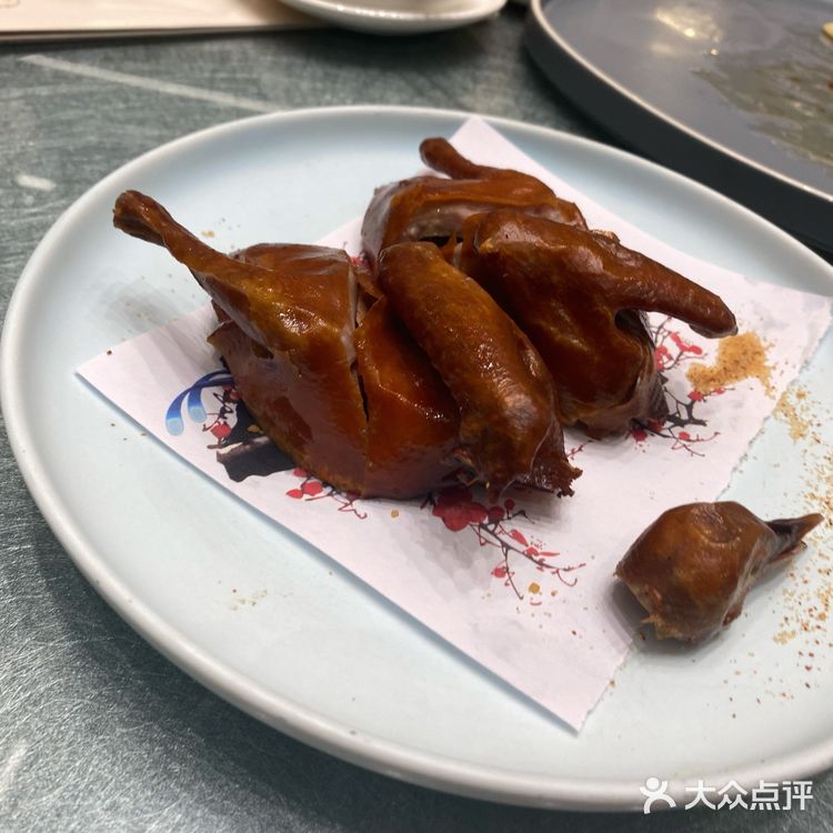 终于来打卡了，出品不错菜品味道都很好