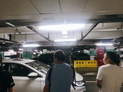 -虹桥火车站-停车场