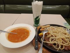 铁板黑椒牛扒意粉-佰搭果·广式茶餐厅(西华路店)