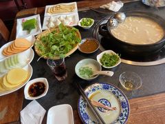 -大匠工房古船木艺术餐厅·猪肚鸡专门店(长白仙岛店)