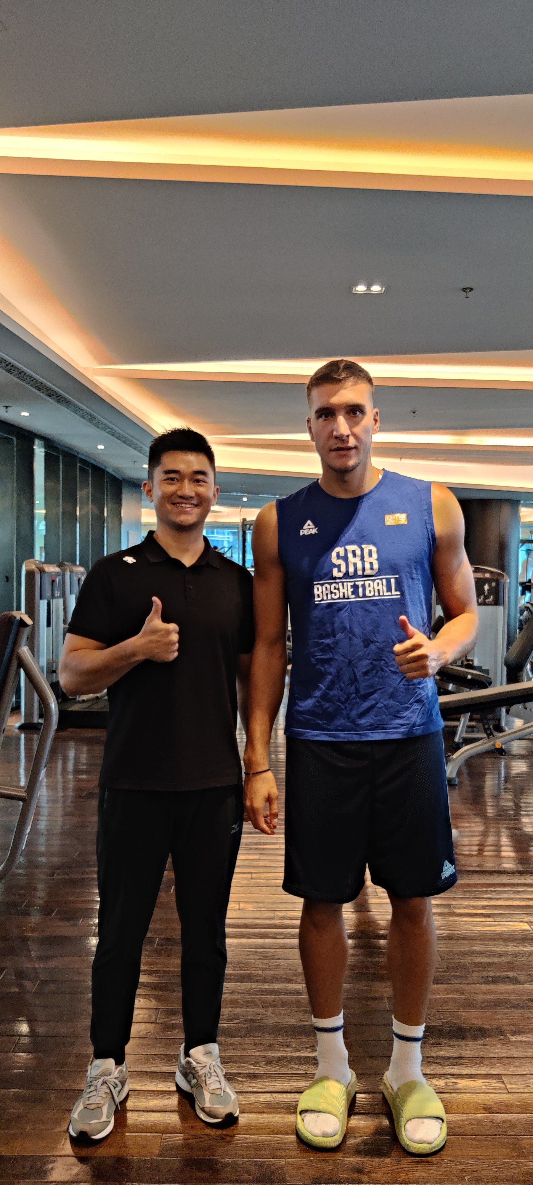 塞尔维亚球星.博格达诺维奇现效力nba老鹰队