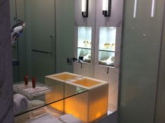 -上海滴水湖皇冠假日酒店