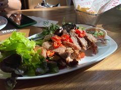 -Chom Cafe and Restaurant