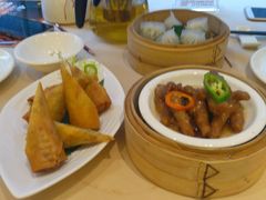 脆春卷，外脆，馅清甜的菜叶鲜爽-东方印象大酒楼(拱北店)